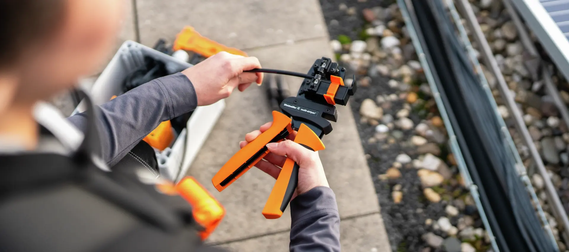 Multi-stripax® – das Abisolierwerkzeug für PV-Leiter