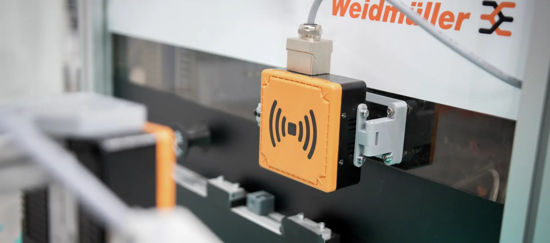 Product discontinued: Contactless power transmission