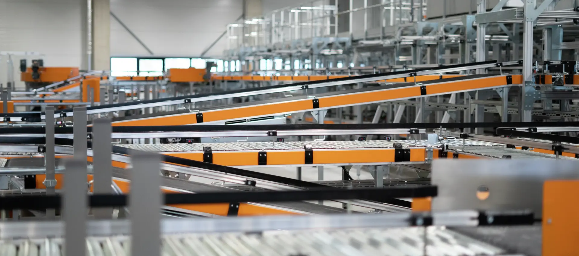 Horizontal conveyor systems