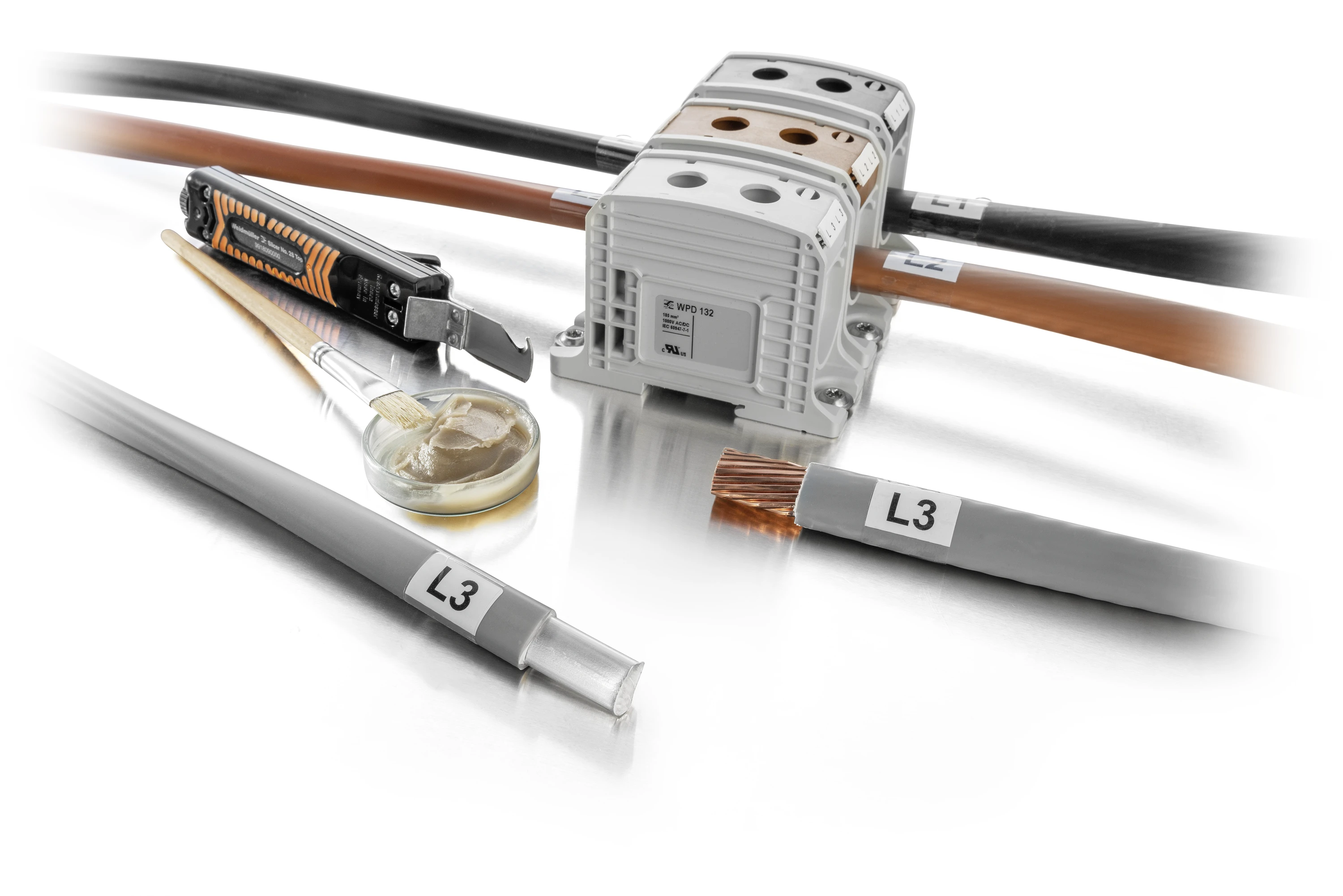 Connection of aluminum wire in terminal blocks