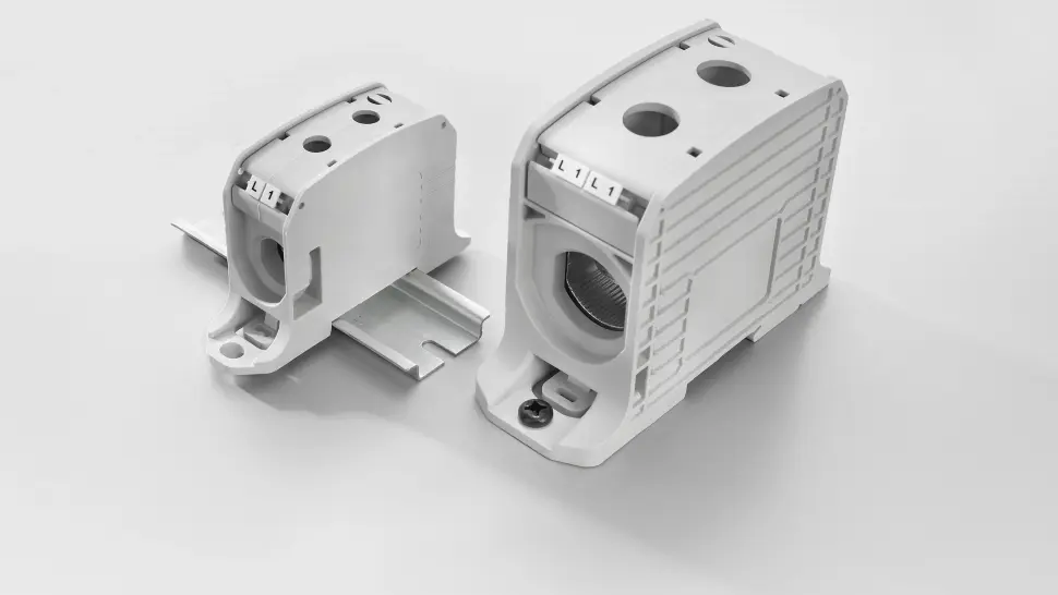 Feed-in terminals for aluminum wires for direct mounting on the DIN mounting plate