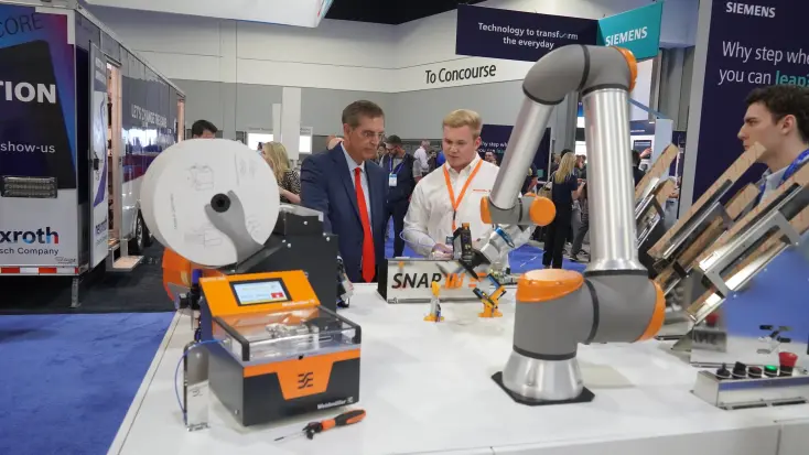 robotic SNAP IN demo trade show