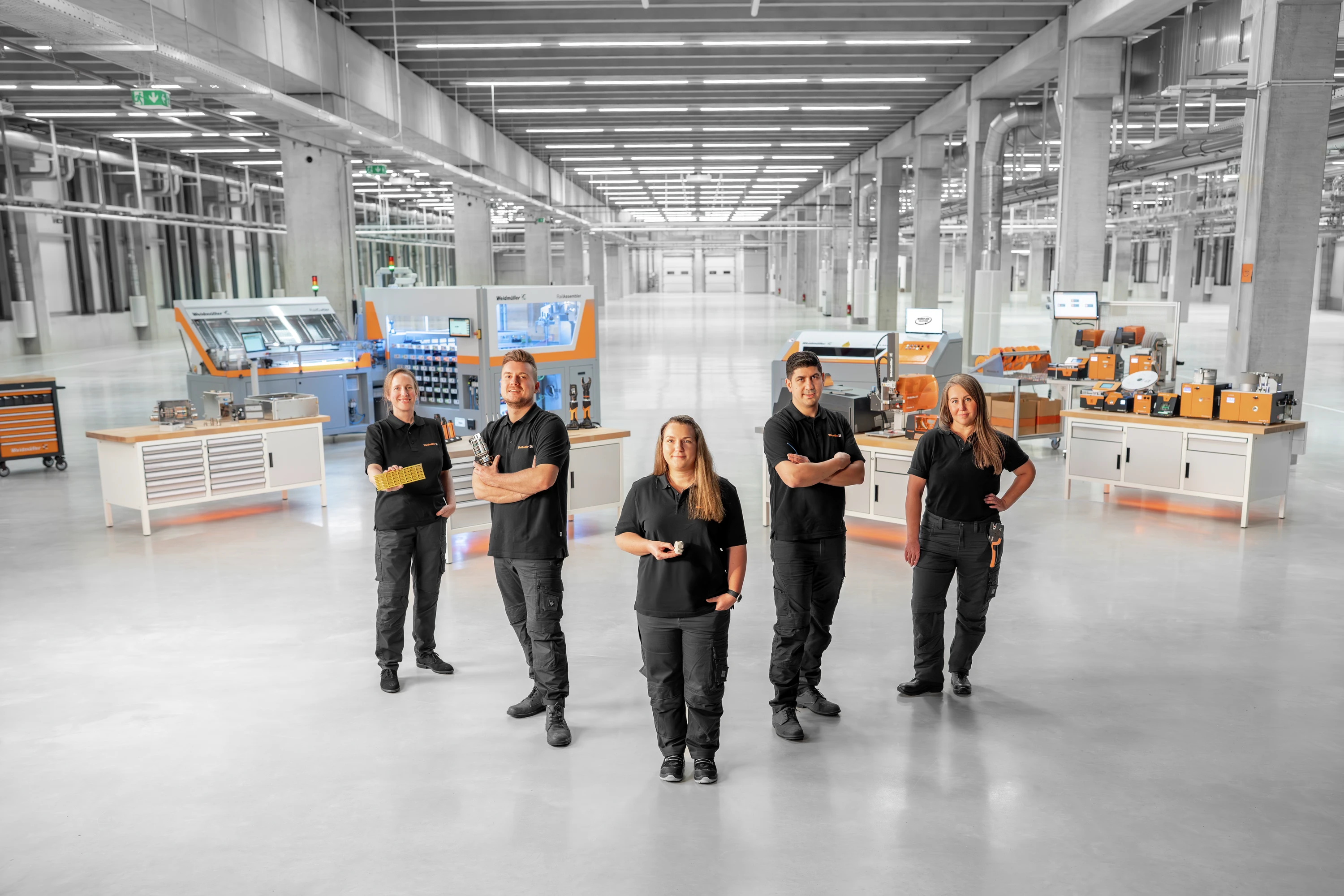 With Workplace Solutions from Weidmüller the cabinet building of the future is already a reality today!
